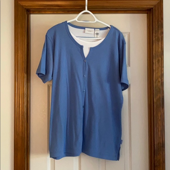 Liz Claiborne Tops - LizClaiborne Woman 1X Pull Over Shirt